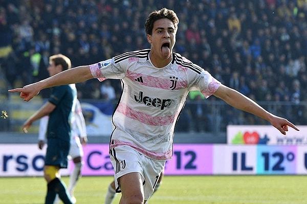 18 yaşındaki futbolcu için her gün yeni bir transfer iddiası ortaya atılırken, Juventus'un Kenan Yıldız'ı kısa vadede satma gibi bir düşüncesinin olmadığı İtalyan basınında yer aldı.