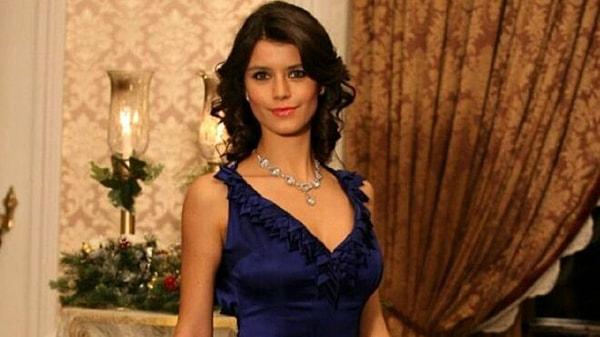 Ünlü oyuncu Beren Saat, elbette Türk televizyonlarının en sevilen ve en çok aranan başarılı isimleri arasında.
