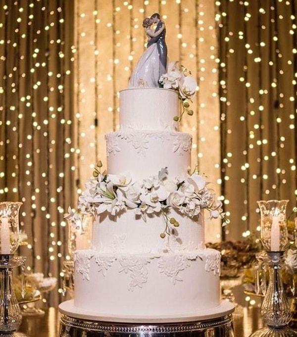 1. Beyaz düğün pastası: