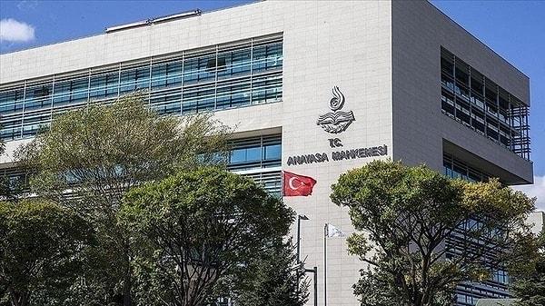 Tutuklanan Erdem Gül ve Can Dündar hakkında 26 Şubat'ta AYM'den hak ihlali kararı çıkmıştı. Kararın ardından Cumhurbaşkanı Erdoğan "Saygı duymuyorum, karara uymuyorum" açıklaması yapmıştı.