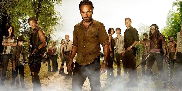 Amerikan kıyamet sonrası korku-dram türündeki dizi The Walking Dead, tüm zamanların en çok izlenen yapımları arasındaki yerini koruyor. Çizgi roman serisinden uyarlanan dizi, heyecan yaratan sahneleriyle 11 sezon boyunca herkesin beğenisini kazanmıştı.