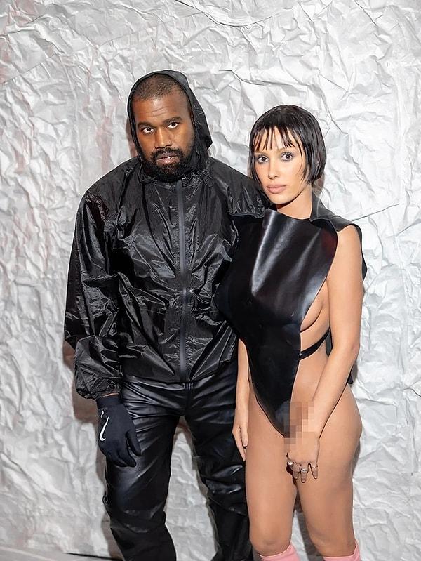 Çiftin akıl karı olmayan bi' acayip kombin seçimleri gören herkese "bu neydi şimdi?!" dedirtiyor fakat olay bu kadar da basit değil. Kanye West'in eşi Bianca'ya bilerek açık saçık kıyafetler giydirdiği ve zorbalık uyguladığı iddialar arasında dolanıyor...