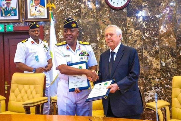 Dearsan, üretimlerinin tamamına yakınını Tuzla’da yer alan tersanede yapıyor. Aziz Yıldırım'ın şirketi, 2023 yılında Nijerya Deniz Kuvvetleri’ne de 2 adet karakol gemisi ihraç etmişti.