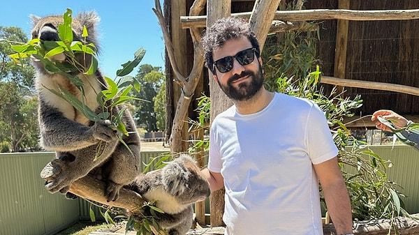 Hasan Can Kaya, gösterileri için gittiği Avustralya’da ekibiyle birlikte ziyaret ettiği hayvanat bahçesinde Avustralya’da yaşayan koala ve kangurularla çektirdiği fotoğraf ise büyük ilgi gördü.