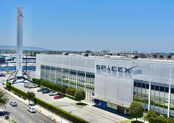 Dopak claims to have been directly subjected to sexual assault by her superior, accusing the company of covering up the incident. She asserts that high-level executives at SpaceX have been indifferent to complaints about these matters.