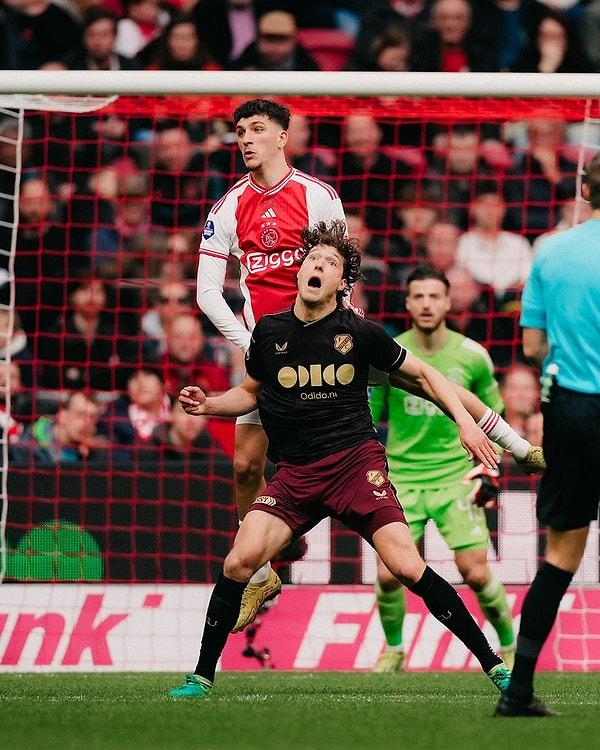 21 yaşındaki genç futbolcu Hollanda'nın en köklü kulüplerinden olan Ajax'a sakatlığının ardından alışmaya başladı.