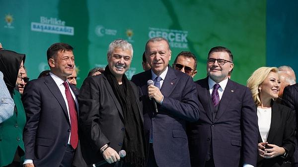 14 Mayıs 2023'te gerçekleşen seçimde Cumhurbaşkanı için "Duyanlara Duymayanlara" şarkısını seslendiren Cengiz Kurtoğlu, bir kez daha Recep Tayyip Erdoğan ile birlikte sahneye çıktı.