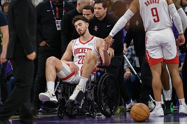 Houston Rockets'ın Sacramento Kings ile yaptığı maçta sakatlık geçiren ve sahayı tekerlekli sandalyeyle terk etmek zorunda kalan milli basketbolcu Alperen Şengün'den sevindirici haber geldi.