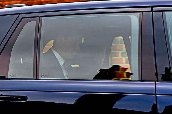 Prens William geçtiğimiz gün Londra'daki Westminster Abbey'de her yıl düzenlenen İngiliz Milletler Topluluğu Günü Kutlama Töreni için kraliyet ailesi üyeleriyle birlikte dışarı çıktı. Windsor Kalesi'nden çıkarken görüntülenen William’ın yanında oturan Prenses Kate ikinci kez kamerlara arabada yakalanmış oldu.