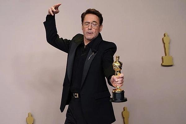7 dalda ödül kazanan ve yıla adeta damgasını vuran 'Oppenheimer' filmiyle birlikte Robert Downey Jr. da ilk Oscar ödülünü aldı.