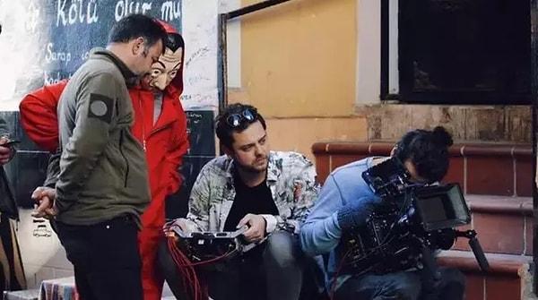 Ayrıca, "Balık Kraker"in yönetmenliğini yapan Yiğit'in filminde başrol ablası Demet Evgar olmuş.