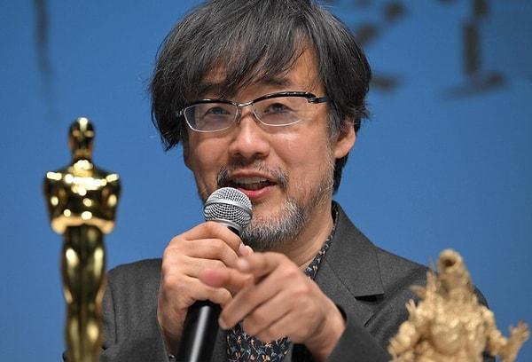 Nolan, Oscar gecesi 'En İyi Yönetmen' ve 'En İyi Film Oscar'larını almadan önce Takashi Yamazaki, 70 yıl önce Japonya'da başlayan Godzilla serisine ilk Akademi Ödülü'nü kazandırarak tarihe geçti ve En İyi Görsel Efekt kategorisinde 4 Hollywood filmini geride bıraktı.