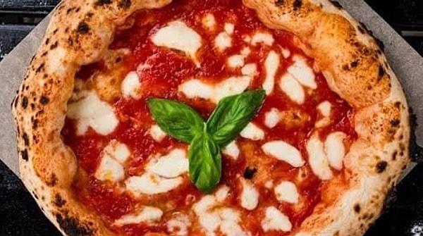 1. Pizza Napoletana - İtalya