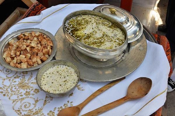 Peskütan çorbası, iftar sofrasına hafif başlamak isteyenlerin tercihi.