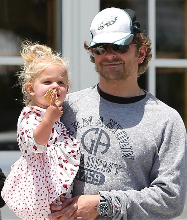 Röportajın sonlarına doğru Bradley Cooper, kızını ilk başlarda sevmekte zorlandığını itiraf etti.