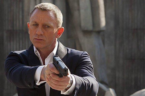 James Bond karakterini uzun süredir Daniel Craig canlandırıyordu.
