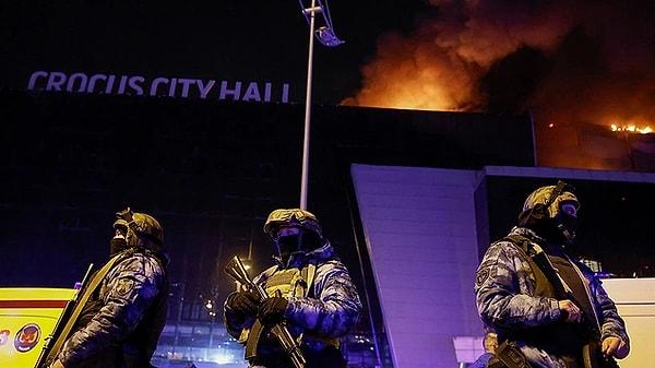 Rusya’nın başkenti Moskova’da bir konser salonuna silahlı saldırı düzenlendi.