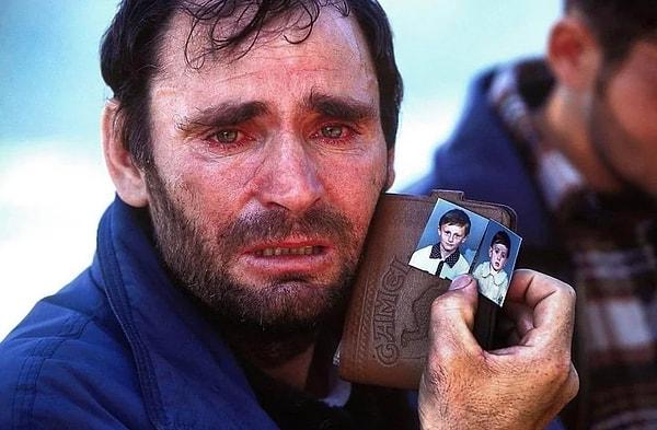 10. Bir baba, 1999 Kosova Savaşı sırasında kayıp iki oğlunu arıyor.
