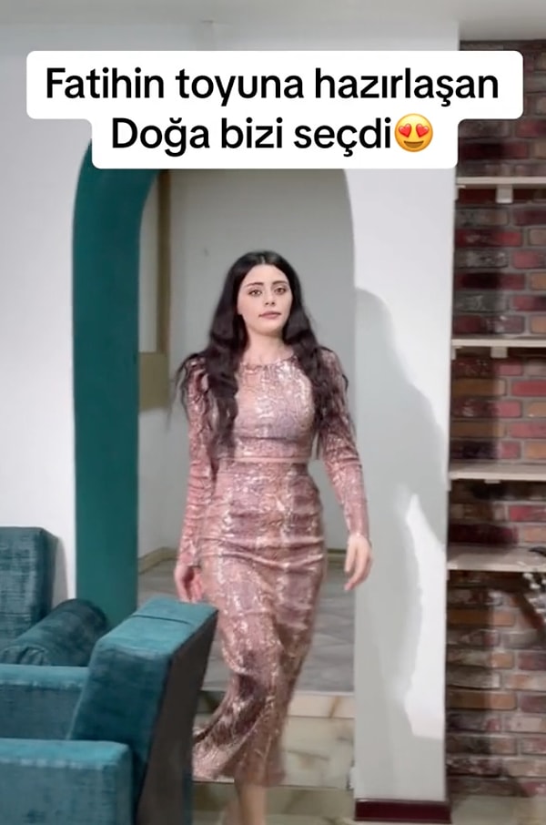 TikTok'ta @dreamcoutureaz isimli bir butik hesabı, ünlü isimlerle iş birliği tadında videolar paylaşıyor.