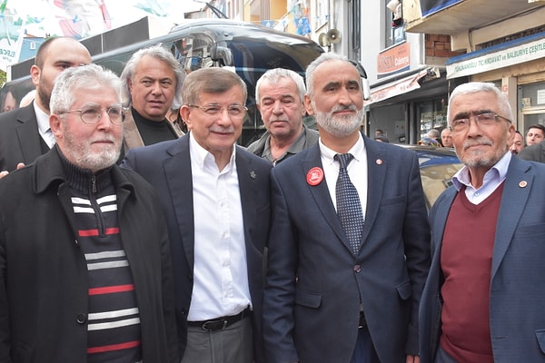 Burada kalabalığa hitap eden Davutoğlu, başbakanlık döneminde en büyük gurur duyduğu şeyin fındığa verdikleri para olduğunu söyledi.