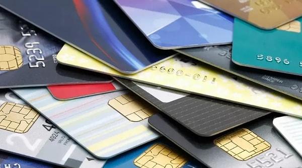 Kredi kartı masrafı almamak için geçmiş yıllarda alınan otomatik fatura talimatlarından faiz kesintileri yapılmaya başlanması ilgi çekti.