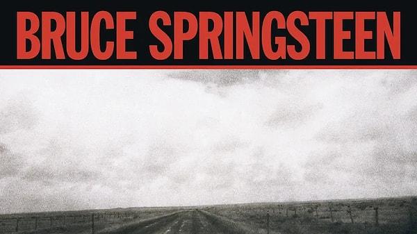 Scott Cooper, Amerkikanın ünlü şarkıcısı Bruce Springsteen'in 1982 albümü Nebraska'yı oluşturma sürecine odaklanan "Deliver Me from Nowhere" isimli bir biyografik drama yazmak ve yönetmek üzere karşımızda.