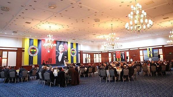 Başkan Ali Koç, kongre öncesinde geçmiş dönem yöneticilerinin de davet edildiği iftar yemeğinde alınması gereken kararlara dair fikir alışverişinde bulunmuştu.