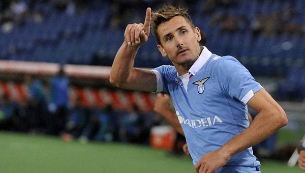 Yıldız golcü, 2011'de bedelsiz olarak Münih'ten ayrılmış ve İtalya Seri A ekibi Lazio'nun yolunu tutmuştu.