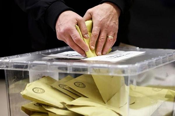 31 Mart yerel seçimlerinde ülke genelinde oyların kullanılmasının ardından sayım işlemlerine devam ediliyor.