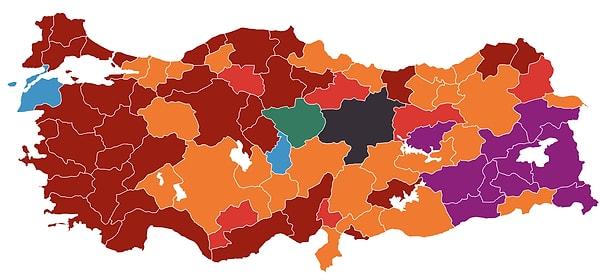 Türkiye'de seçim sonuçlarına ilişkin ilk verilen açıklanmasıyla AK Parti'ye ait turuncu renklerin azlığı ve CHP'ye ait kırmızıların çoğalması büyük bir şok etkisi yaptı.