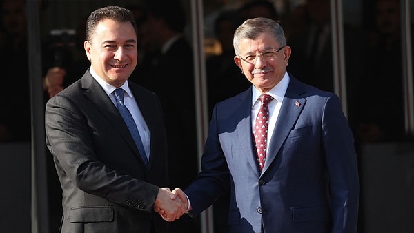 Uzun dönem AK Parti’de görev aldıktan sonra ayrı parti kuran Ali Babacan liderliğindeki DEVA ile Ahmet Davutoğlu liderliğindeki Gelecek Partisi büyük hayal kırıklığı yaşadı