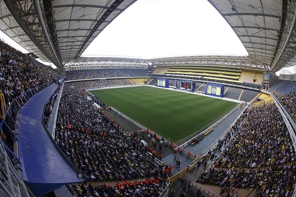 Tüm Fenerbahçeli taraftarların heyecanla beklediği olağanüstü kongre, Ülker Stadyumu'nda gerçekleştirildi.