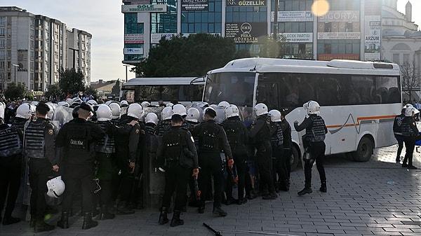 YSK'nın bu kararından önce çok sayıda ilde olduğu gibi İstanbul'da da basın açıklamaları, eylemler düzenlendi. İstanbul Valiliği’nden yapılan açıklamada, “İstanbul Adalet Sarayı'nda saat 13.00'te, Başsavcılık makamının basın açıklamasına müsaade etmemesine rağmen adliye binasına zorla girmeye çalışarak kamu malına zarar veren ve görevli memura mukavemette bulunan avukatlardan 8'i kadın 14'ünün gözaltına alındığı” ifade edildi.