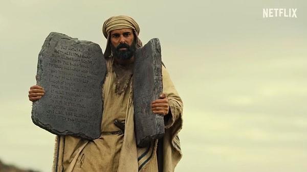 Netflix'in yeni mini dizisi Ahit: Musa'nın Hikayesi (Testament: The Story of Moses) şu sıralar dijital platformun en çok izlenen yapımları arasında. Netflix'in küresel listesinde ilk 10'a giren dizi, 3 Cisim Problemi'ni geride bırakarak Türkiye'de ilk sıraya oturmayı başardı.