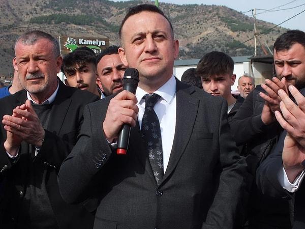 Mehmet Erdem Ural, pazar günü yapılan yerel seçimlerde AK Partili rakibi Ümit Soylu'yu geride bırakarak Tokat Turhal Belediye Başkanı seçildi.
