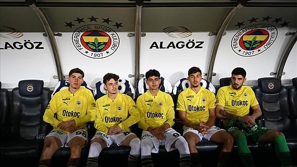 Fenerbahçe'nin Galatasaray karşısına çıkartmayı planladığı 19 yaş altı futbol takımı, yer aldığı Elit A Ligi'nde lider durumda bulunuyor.