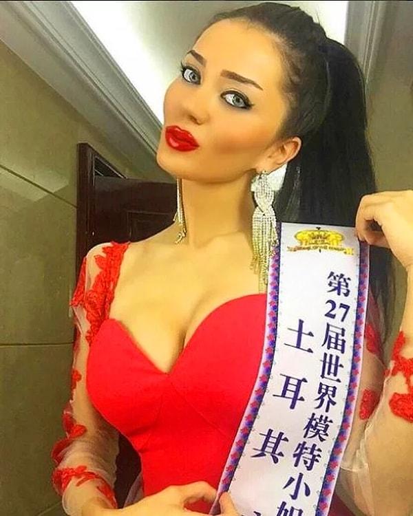 2015'te Miss Model Of The World'de Türkiye'yi temsil etmek üzere Çin'e giden Cansu Taşkın, herhangi bir derece alamadan geri dönmüş.