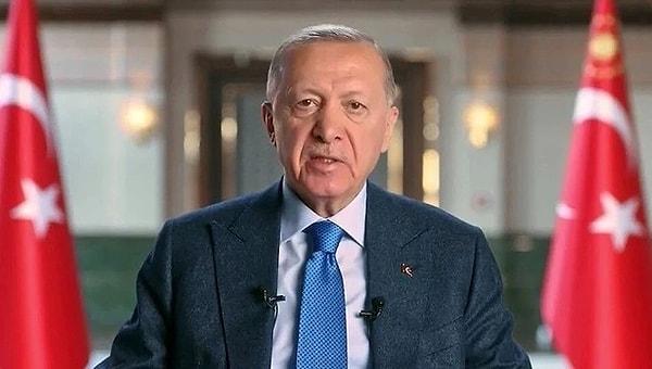 Türkiye Cumhuriyeti İletişim Başkanlığı, Cumhurbaşkanı Recep Tayyip Erdoğan’ın parti lideriyle telefonda bayramlaştığını açıkladı. Erdoğan’ın, Yeniden Refah Partisi Genel Başkanı Fatih Erbakan ile bayramlaşmaması ise dikkat çekti.