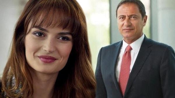 Ünlü şarkıcının ne ara evlendiğini düşünür olduk ki, konu bambaşka çıktı. Bu kişinin oyuncu Selin Demiratar'ın 2020 yılında nikah masasına oturduğu iş insanı Mehmet Ali Çebi olduğu ortaya çıktı.