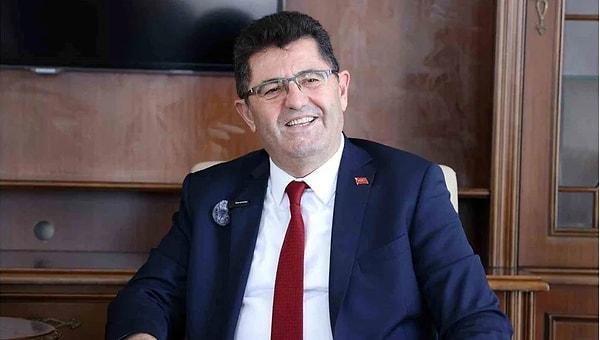 Sözcü TV’den Fırat Fıstık, Çekmeköy Belediye Başkanı Orhan Çerkez ile görüşmesini sosyal medyadan paylaştı.