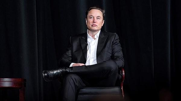Dünyaca ünlü teknoloji şirketlerini yöneten Tesla Motors'un CEO'su Elon Musk, 'çocuk yetiştirmenin temelde 18 yıllık sufle mühendisliği gerektirdiğini' keşfetti!