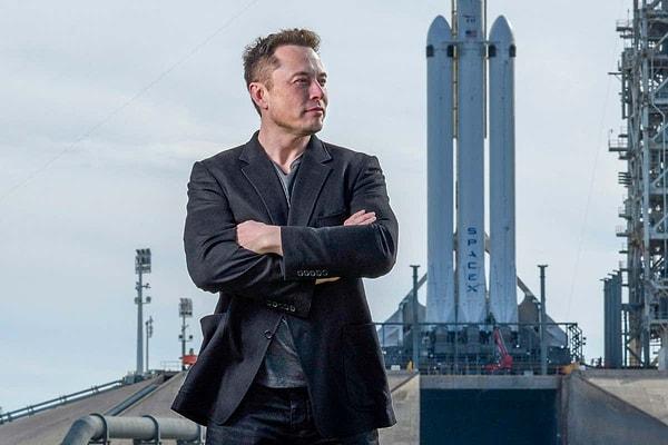 SpaceX, Tesla Motors, Neuralink ve Twitter (X) gibi dünyaca ünlü teknoloji şirketleriyle gündemden düşmeyen Elon Musk, bu kez de çocuk yetiştirme konusunda verdiği tavsiye ile dikkatleri üzerine çekti.