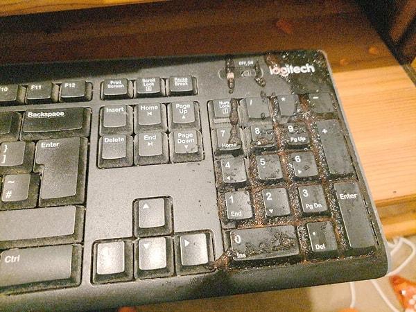 11. "Stres topu tam klavyemin üzerinde patladı."