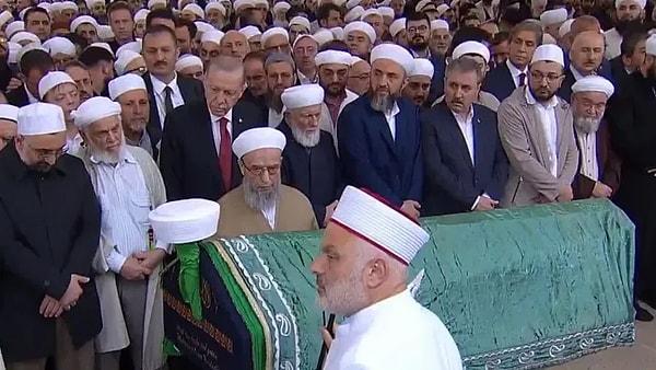 Hasan Kılıç için Fatih Camii’ndeki cenaze namazı düzenlendi. Cenazeye, Cumhurbaşkanı Erdoğan da katıldı.