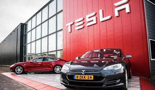 Tesla, artan rekabet ve elektrikli araçlara yönelik talebin yavaşlaması nedeniyle dünya çapındaki satışların yaklaşık %9 düşmesiyle ilk çeyrek gelirinin geçen yıla göre %9 azalarak 21,3 milyar dolar olduğunu bildirdi.