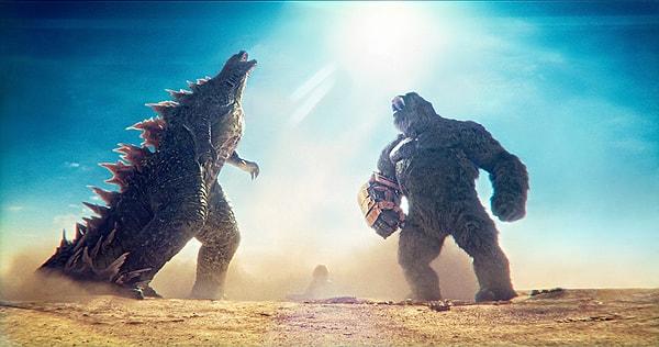 Listenin ikinci sırasında Adam Wingard tarafından yönetilen 'Godzilla x Kong: The New Empire' filmi var. Film, eleştirmenler tarafından yerden yere vurulsa da izleyicileri sinema salonlarına çekmeyi başardı. Filmin şu anki gişe hasılatı ise 487 milyon 447 bin dolar civarında.