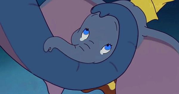 1. "Dumbo'nun annesinin hortumunda sallanması. 43 yaşındayım ve hala beni ağlatıyor."