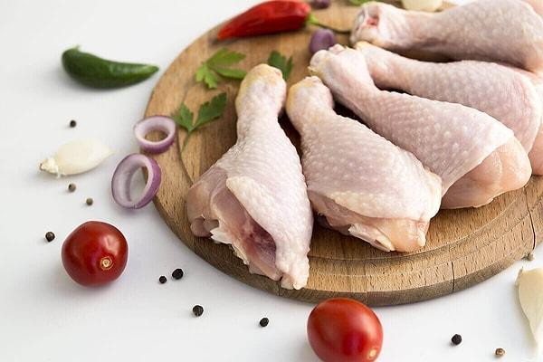 Kırmızı et fiyatlarının yükselmesiyle tüketici beyaz ete yönelince tavuk kanat bulmak zorlaştı.