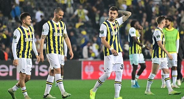Sezona müthiş başlayan ancak son haftalarda alınan sonuçlarla moral kaybı yaşayan Fenerbahçe'de gündem oldukça hareketli.