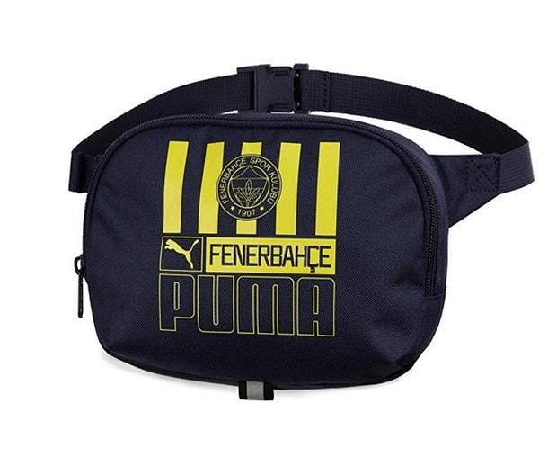 Fenerbahçe'nin sadık taraftarlarına sesleniyoruz! Bu hafta, Fenerbahçe aşkınızı her yere taşıyabileceğiniz bir ürün, adeta bir moda ikonu haline geldi: Puma FSK Waistbag Unisex Bel Çantası!